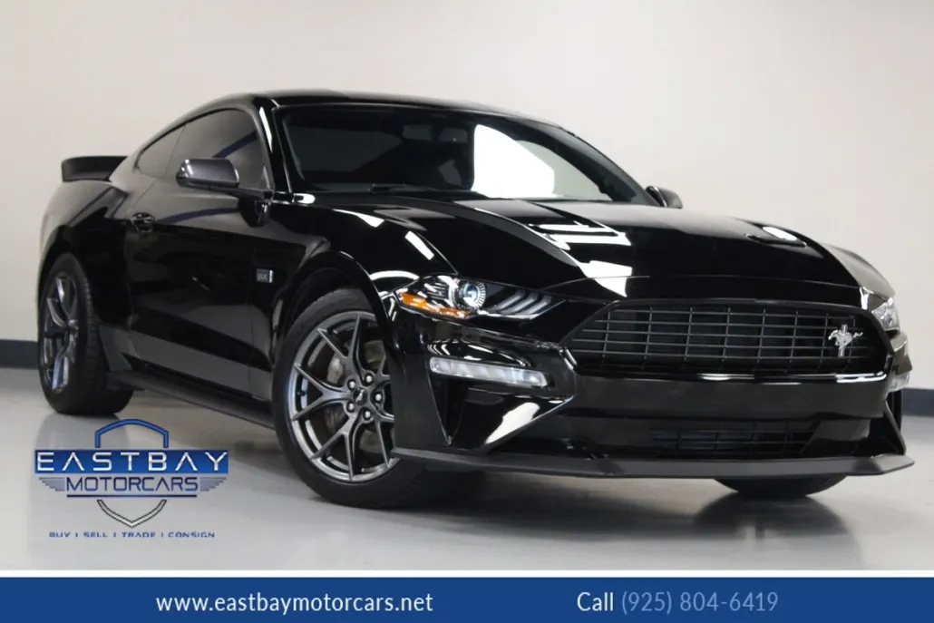 2020 Ford Mustang EcoBoost photo 1