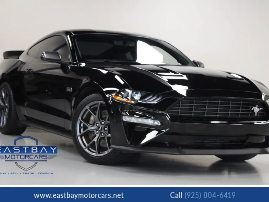 2020 Ford Mustang EcoBoost photo 1