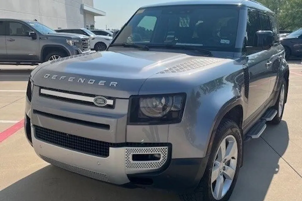 2024 Land Rover Defender 110 S photo 1