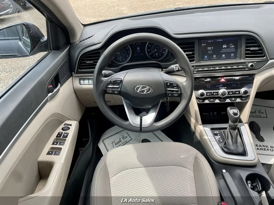 2020 Hyundai Elantra photo 12
