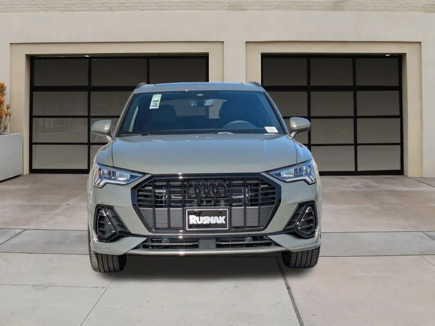 2025 Audi Q3 S line Premium photo 1