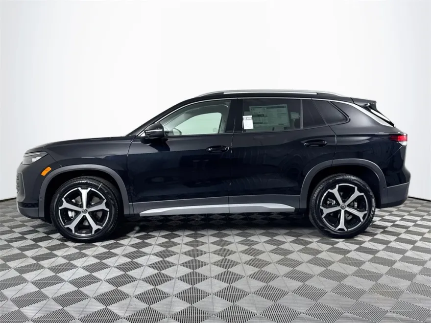 2025 Volkswagen Tiguan SE photo 1