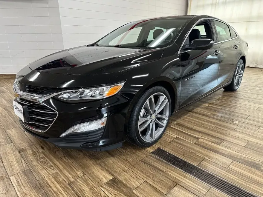 2021 Chevrolet Malibu Premier photo 1
