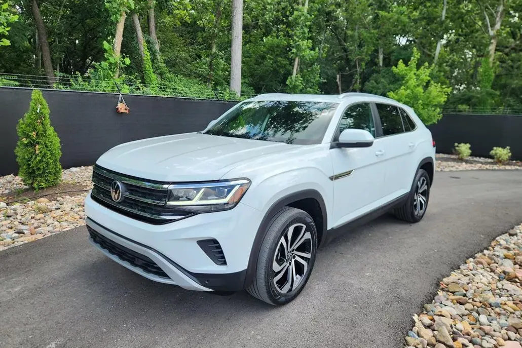 2022 Volkswagen Atlas Cross Sport V6 SEL photo 1
