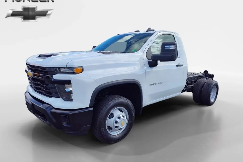 2026 Chevrolet Silverado 3500HD Work Truck photo 1
