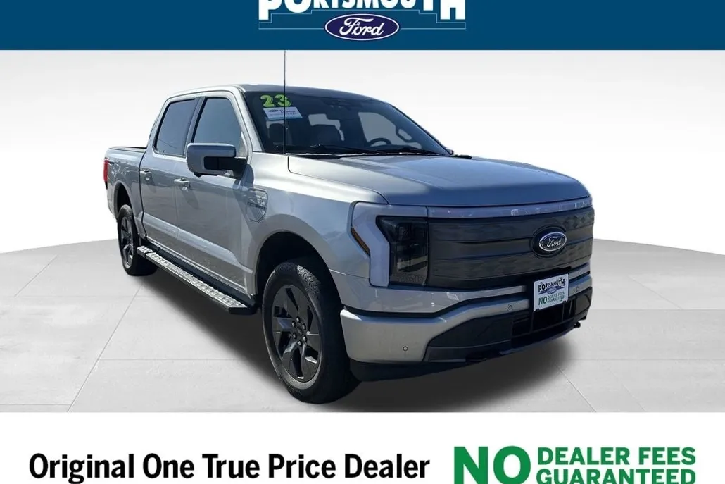 2023 Ford F-150 Lightning Lariat photo 1