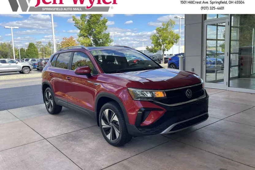 2023 Volkswagen Taos SE photo 1