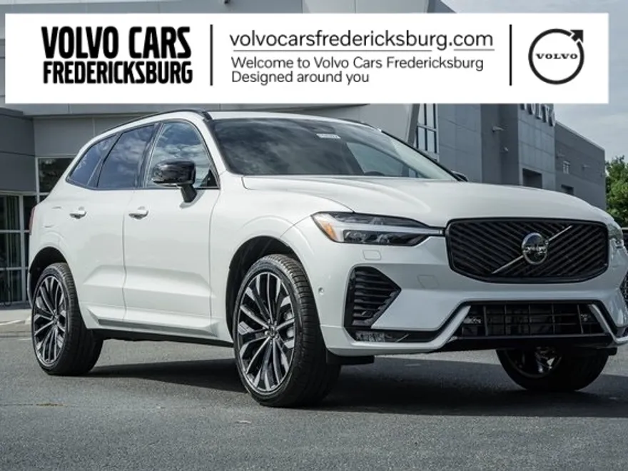 2026 Volvo XC60 B5 photo 1
