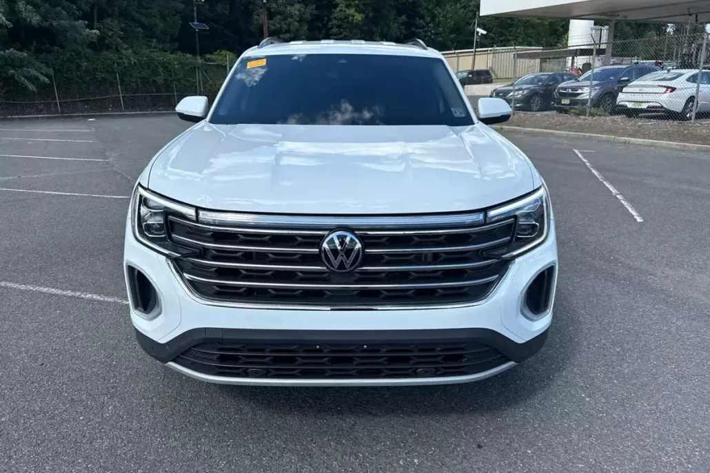 2024 Volkswagen Atlas SE Technology photo 1
