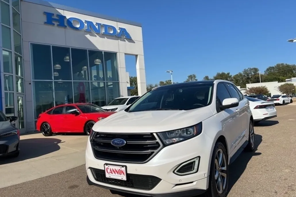 2015 Ford Edge Sport photo 1