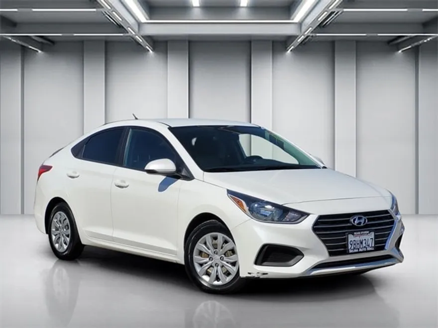 2022 Hyundai Accent SE photo 1
