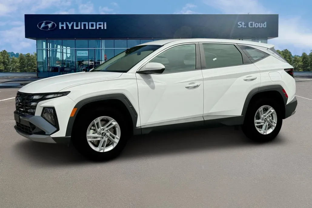 2025 Hyundai Tucson SE photo 1