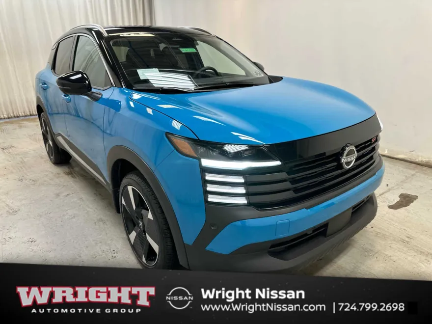 2025 Nissan Kicks SR photo 1