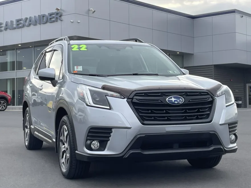 2022 Subaru Forester Premium photo 1