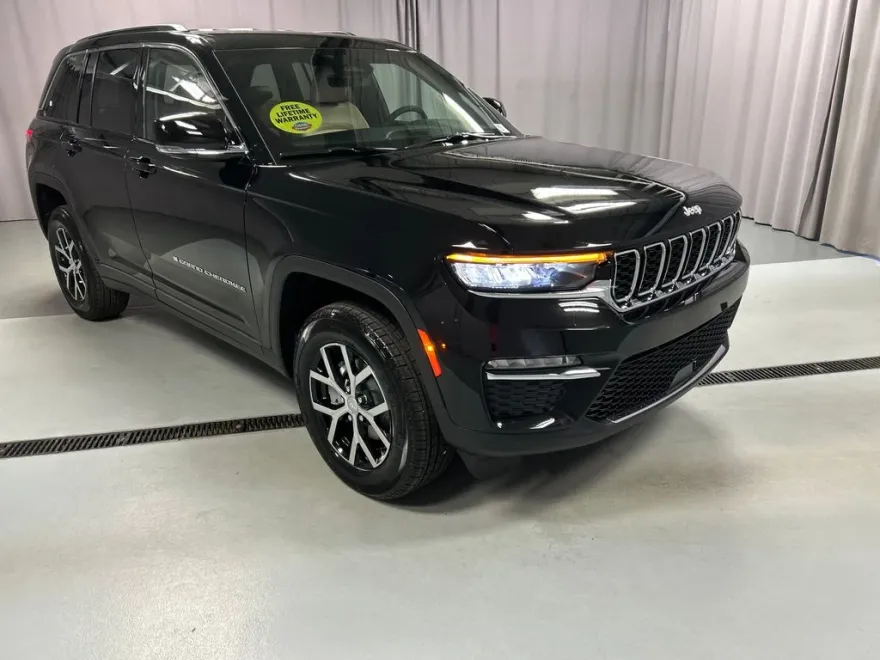 2025 Jeep Grand Cherokee Limited photo 1