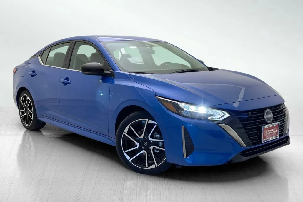 2025 Nissan Sentra SR photo 1