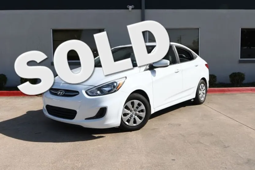 2016 Hyundai Accent SE photo 1