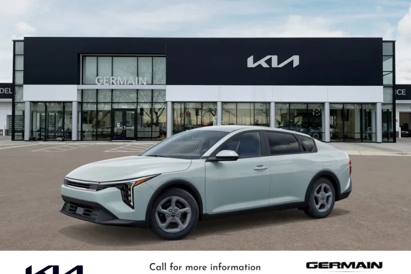 2025 Kia K4 LXS photo 1