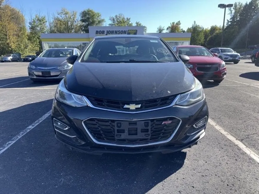 2018 Chevrolet Cruze LT photo 1