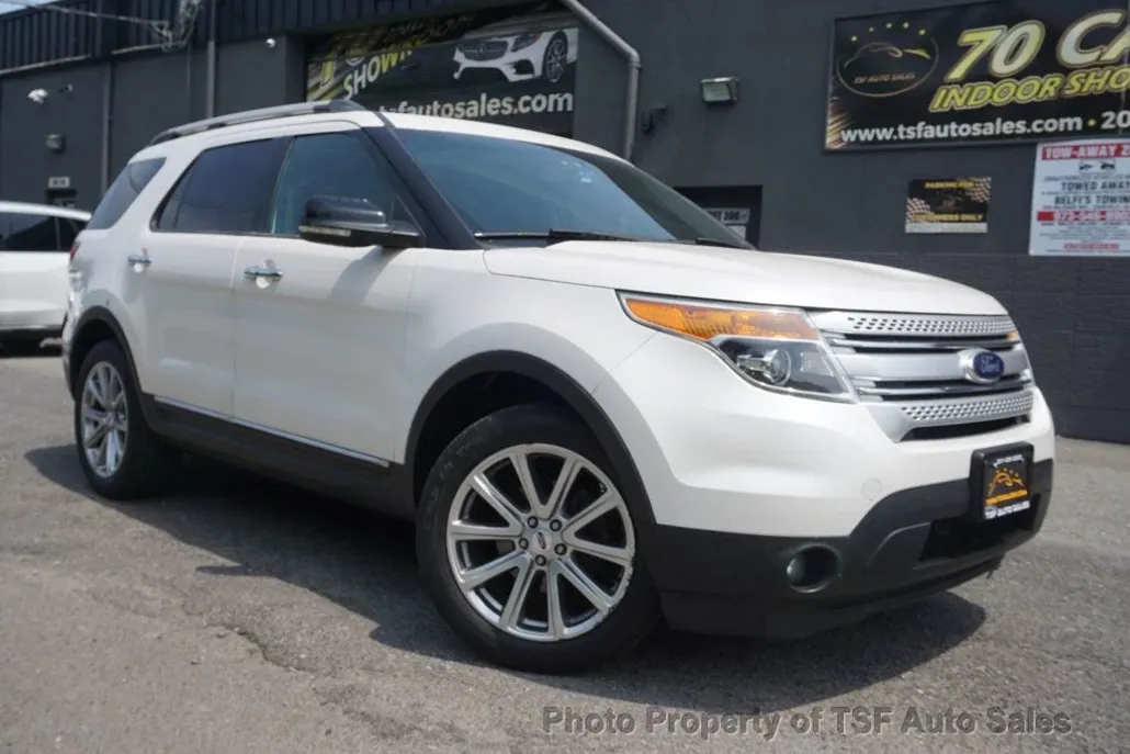 2013 Ford Explorer XLT photo 1