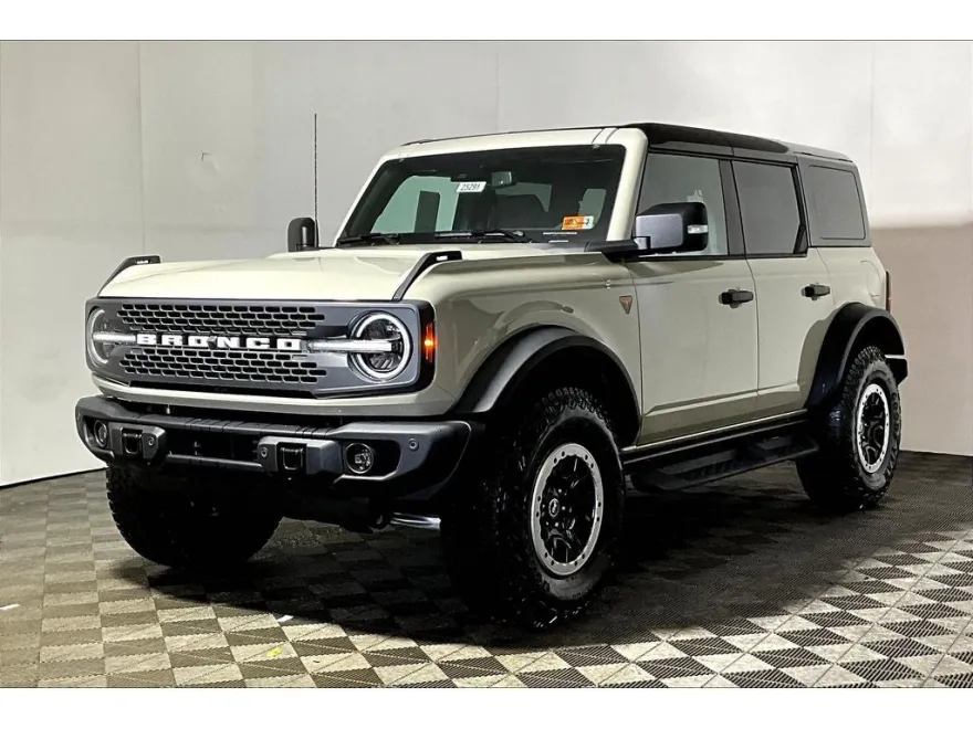 2025 Ford Bronco Badlands photo 1