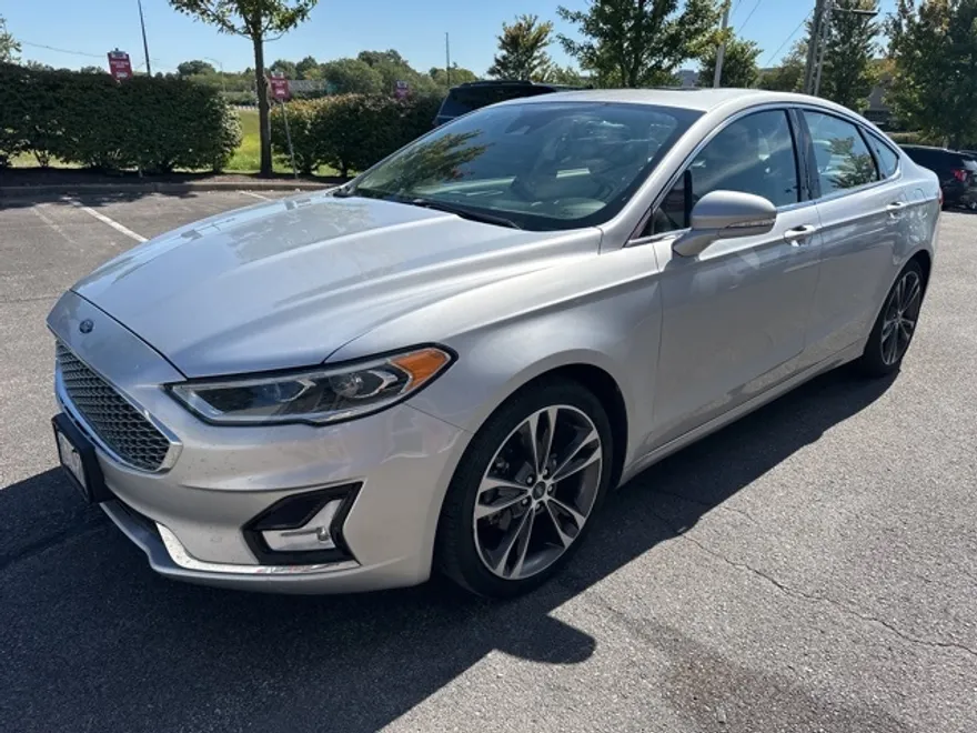 2019 Ford Fusion Titanium photo 1