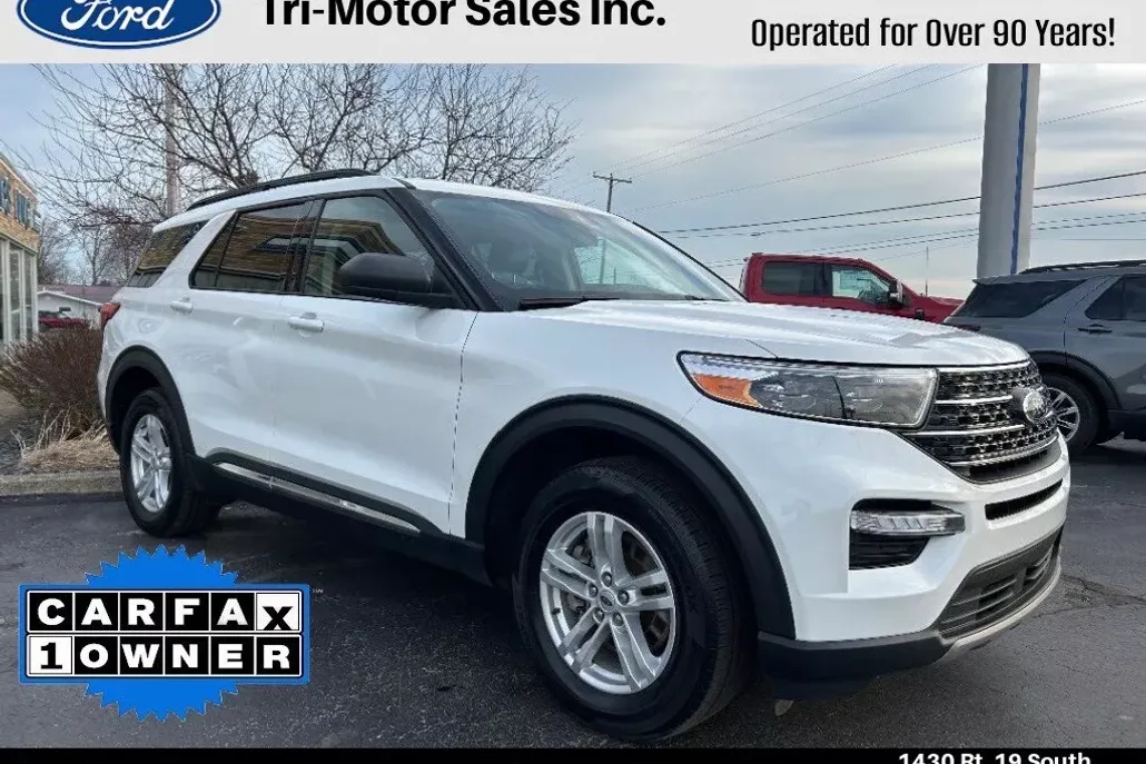 2022 Ford Explorer XLT photo 1
