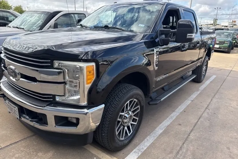 2017 Ford F-250 Lariat photo 1