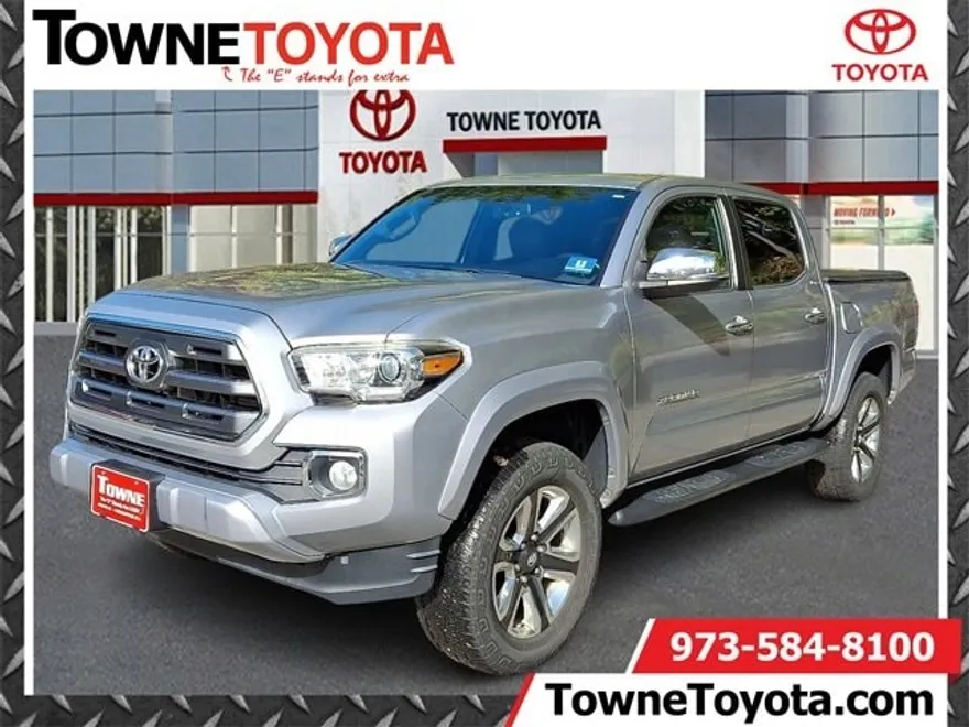 2016 Toyota Tacoma Limited V6 photo 1