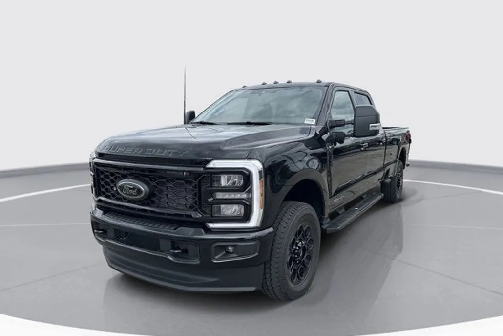 2026 Ford F-350 XLT photo 1