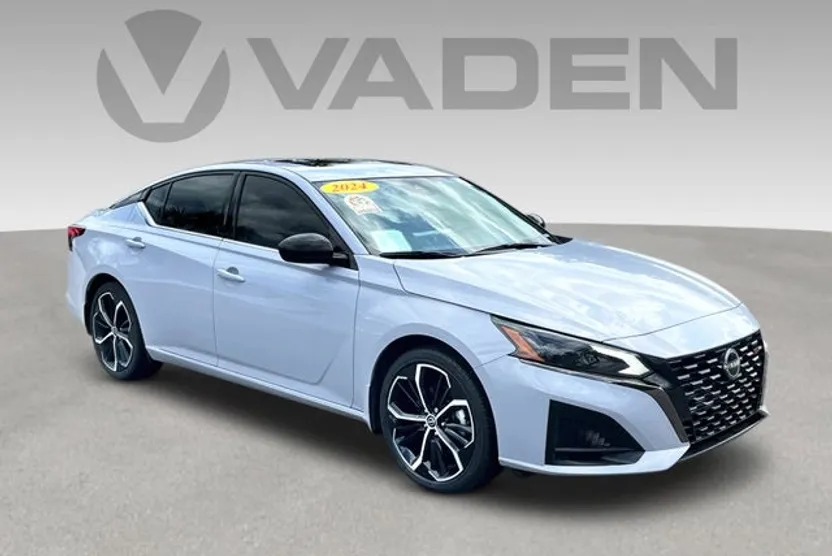 2024 Nissan Altima 2.5 SR photo 1