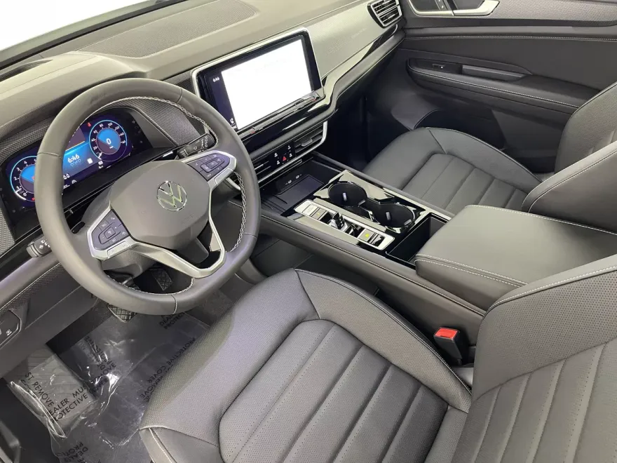 2026 Volkswagen Atlas Cross Sport SEL photo 1