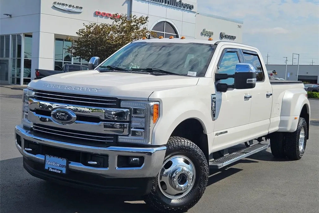 2019 Ford F-350 Lariat Platinum photo 1
