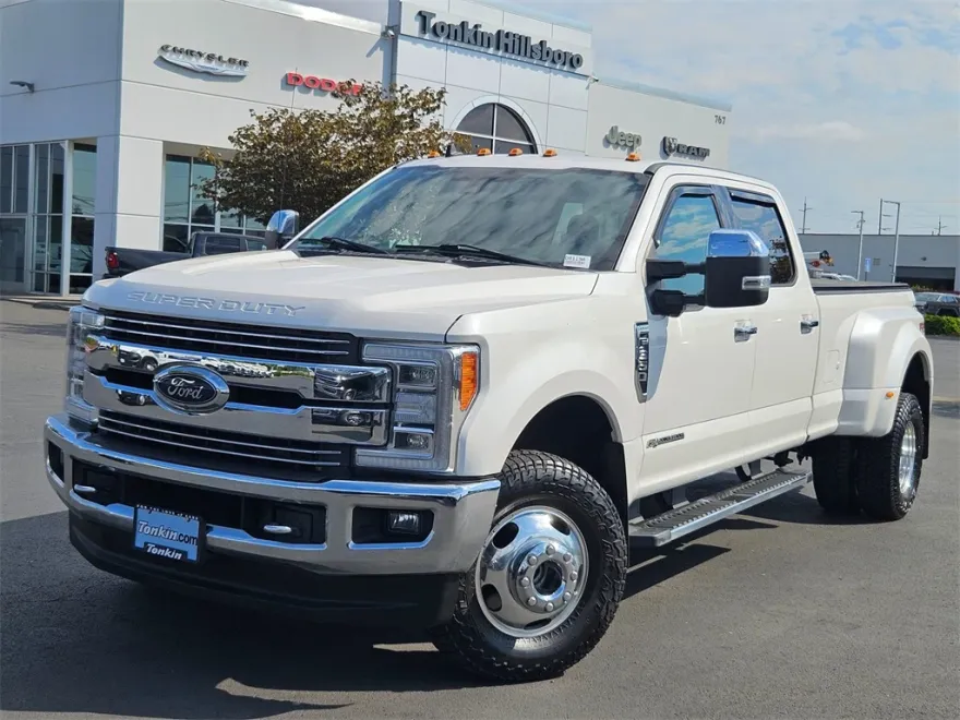 2019 Ford F-350 Lariat Platinum photo 1