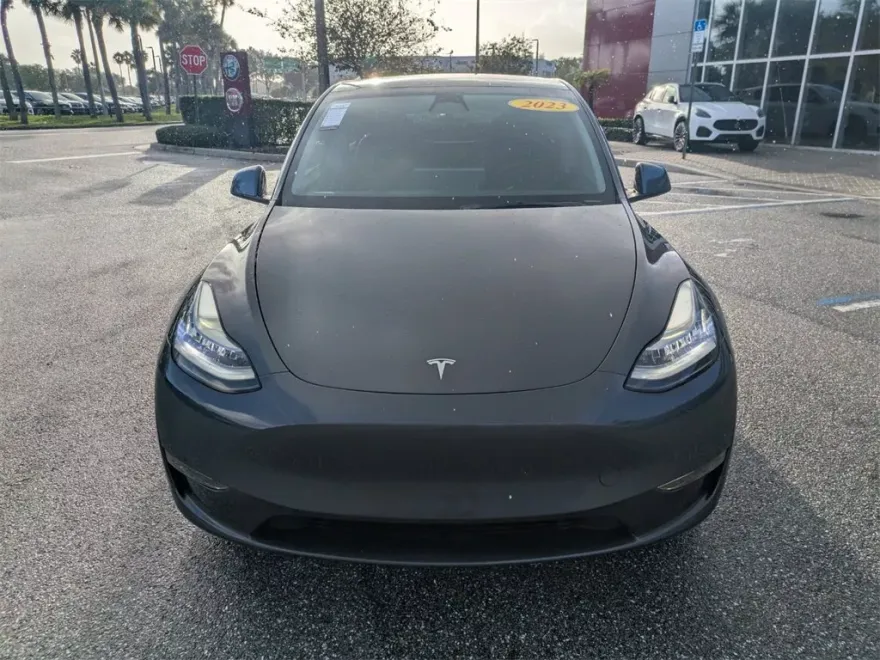2023 Tesla Model Y Long Range photo 1