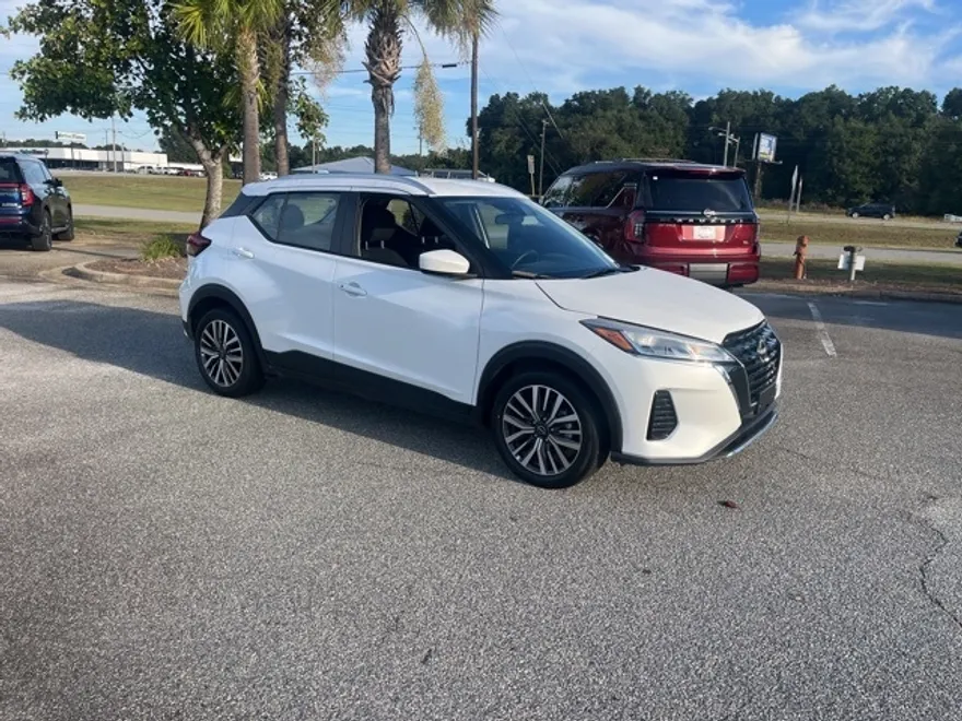 2024 Nissan Kicks SV photo 1
