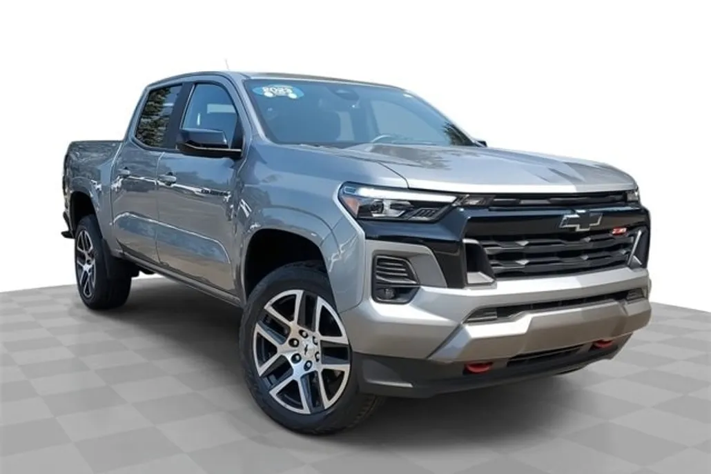 2023 Chevrolet Colorado Z71 photo 1