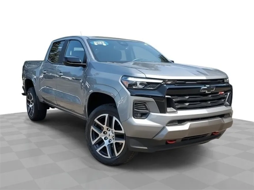 2023 Chevrolet Colorado Z71 photo 1