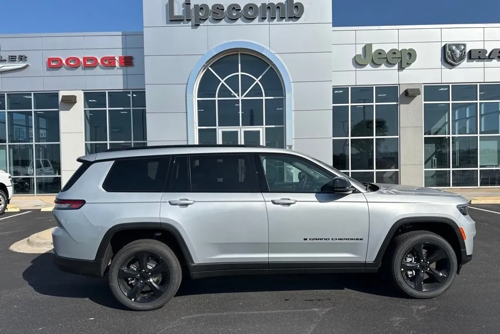 2025 Jeep Grand Cherokee Altitude photo 1