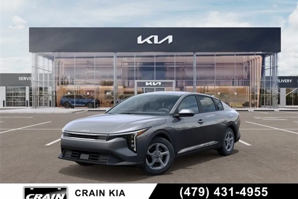 2025 Kia K4 LXS photo 1