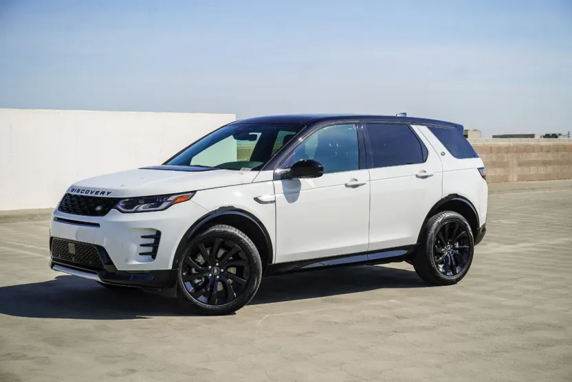 2024 Land Rover Discovery Sport Dynamic SE photo 1