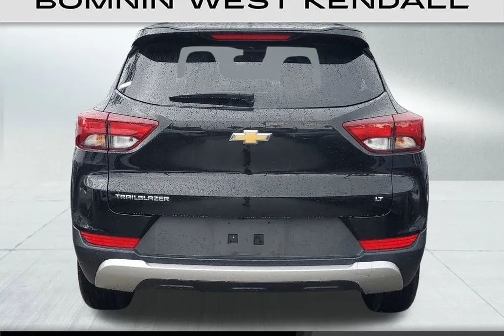 2023 Chevrolet Trailblazer LT photo 1