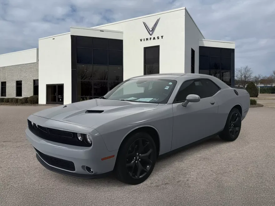 2020 Dodge Challenger SXT photo 1