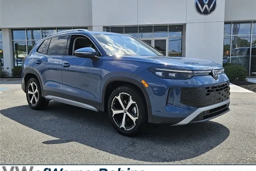 2025 Volkswagen Tiguan SE photo 1