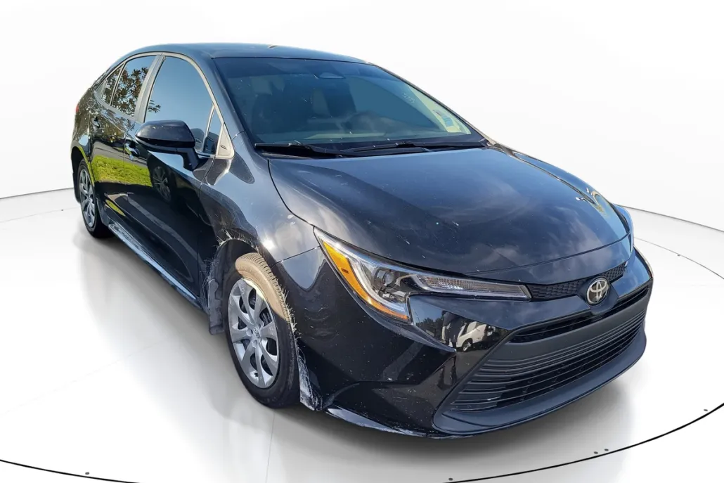 2025 Toyota Corolla LE photo 1