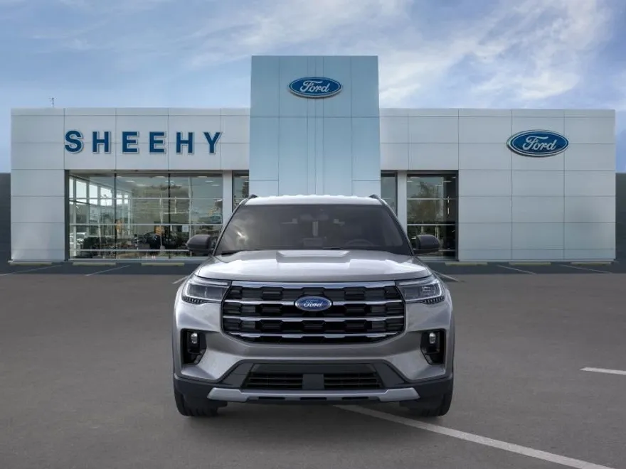 2025 Ford Explorer photo 1