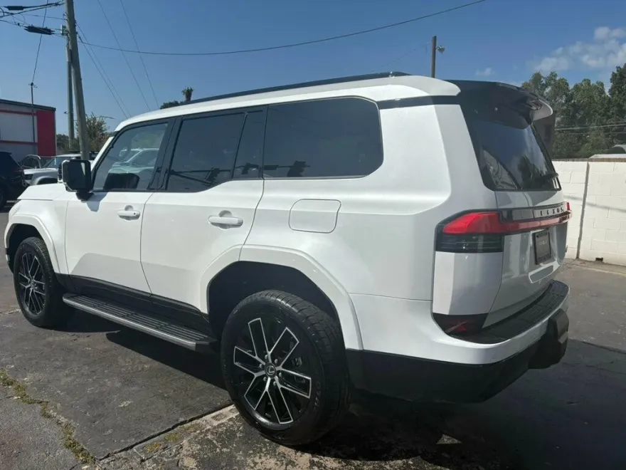 2024 Lexus GX Premium photo 1