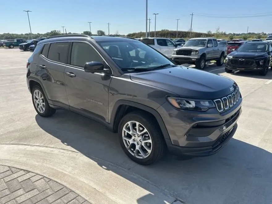 2022 Jeep Compass Latitude Lux Altitude photo 1
