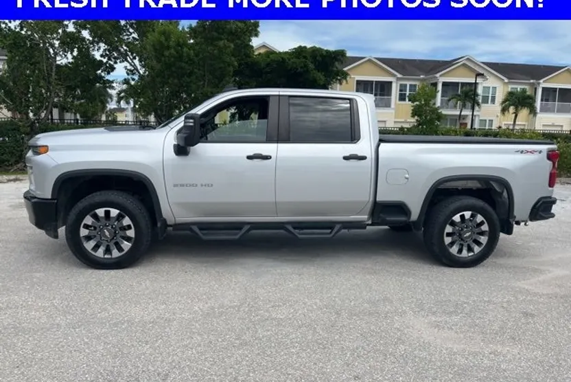 2022 Chevrolet Silverado 2500HD Custom photo 1