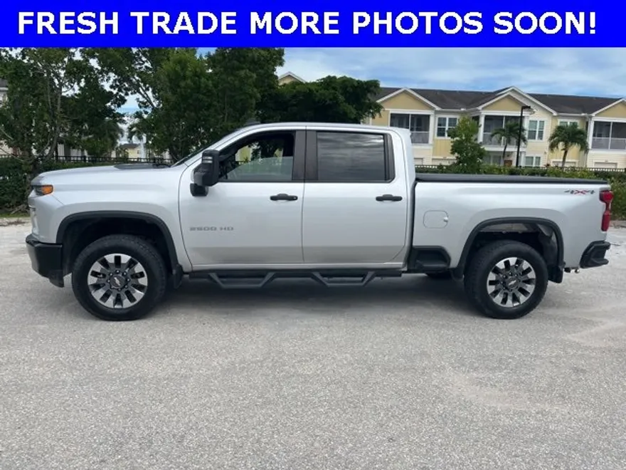 2022 Chevrolet Silverado 2500HD Custom photo 1